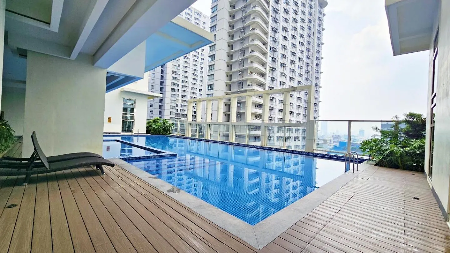 Stylish And Spacious Studio Unit In Makati With Fast Wi-Fi