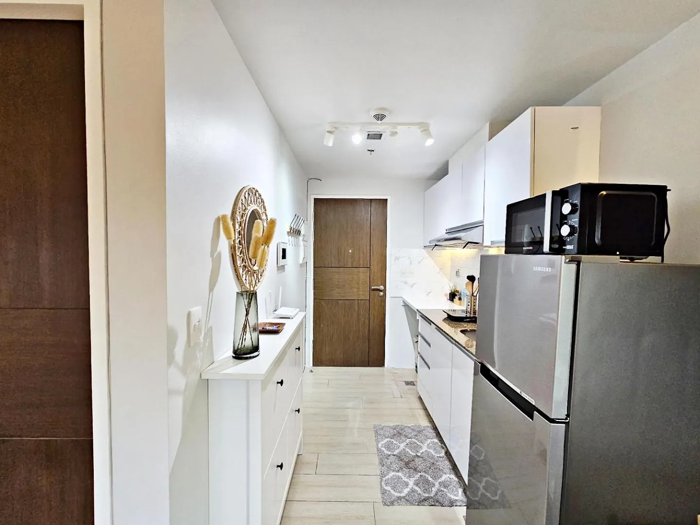 Apartment Stylish And Spacious Studio Unit In Makati With Fast Wi-Fi