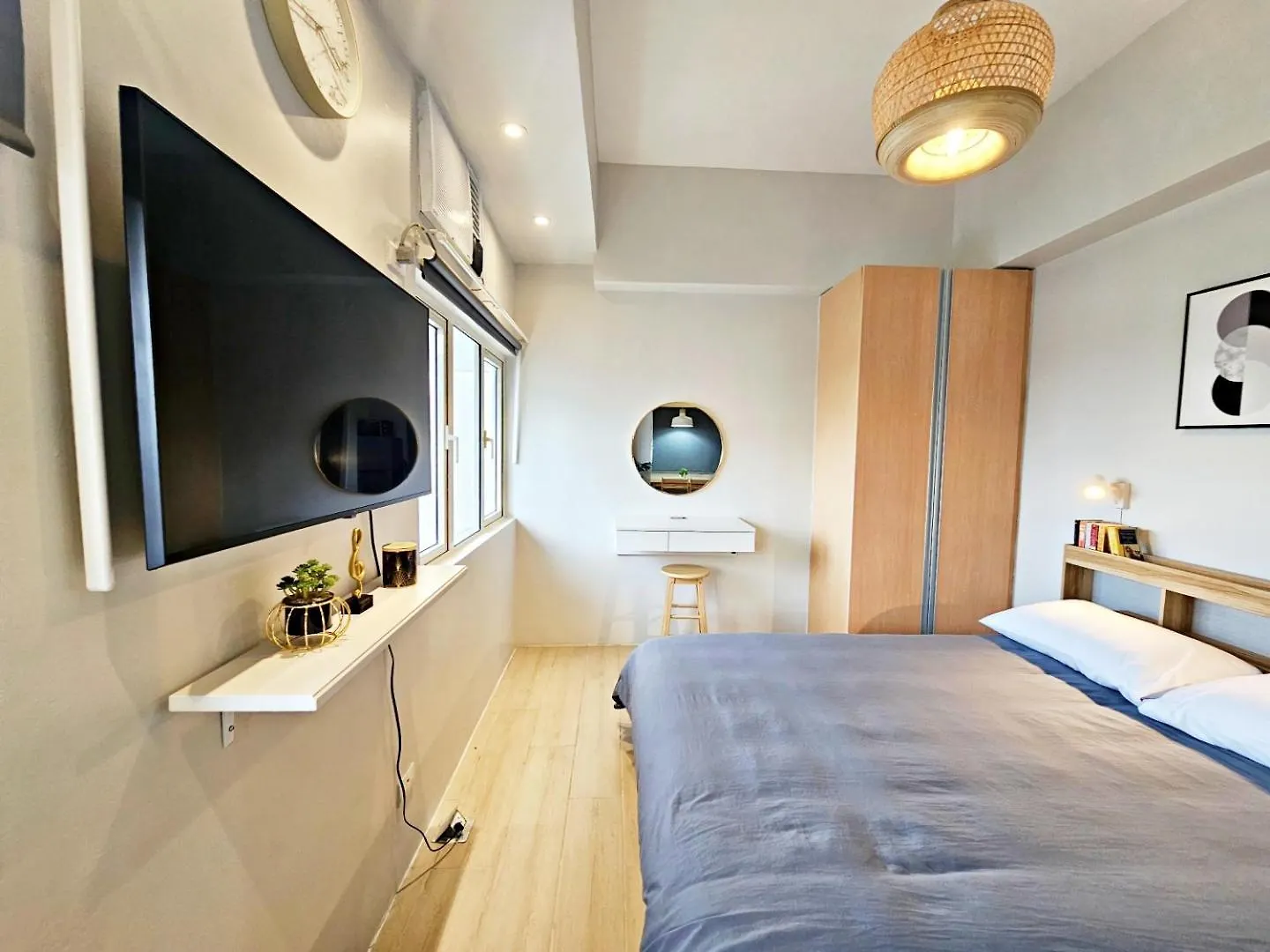 Stylish And Spacious Studio Unit In Makati With Fast Wi-Fi