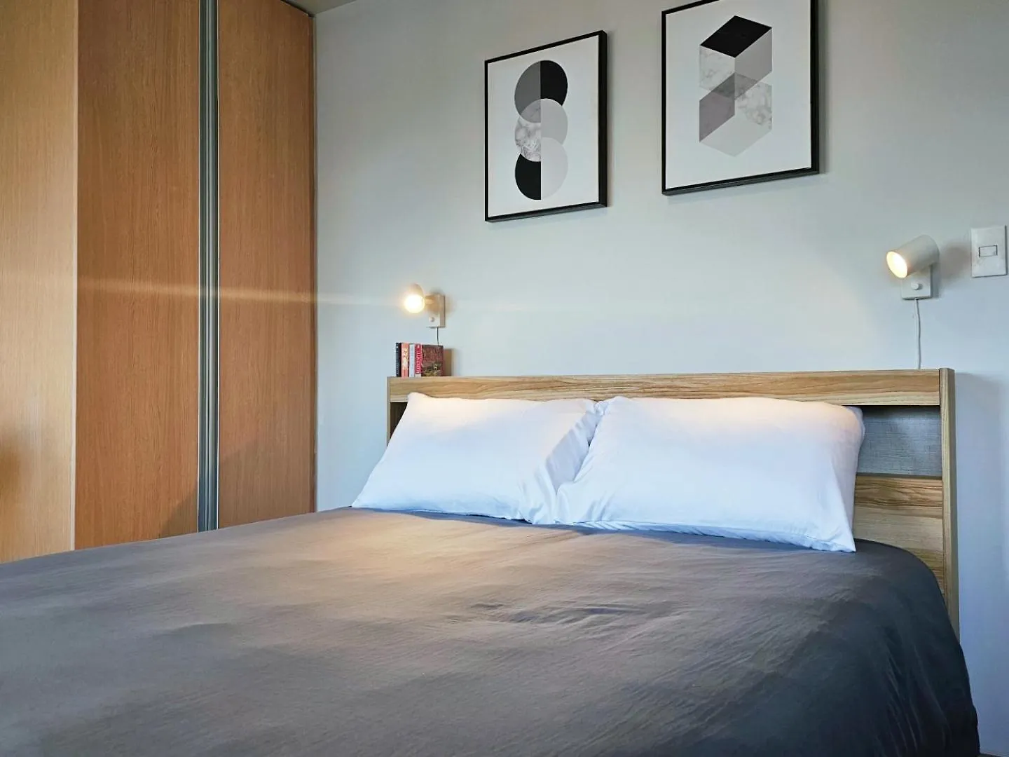 Stylish And Spacious Studio Unit In Makati With Fast Wi-Fi Philippines