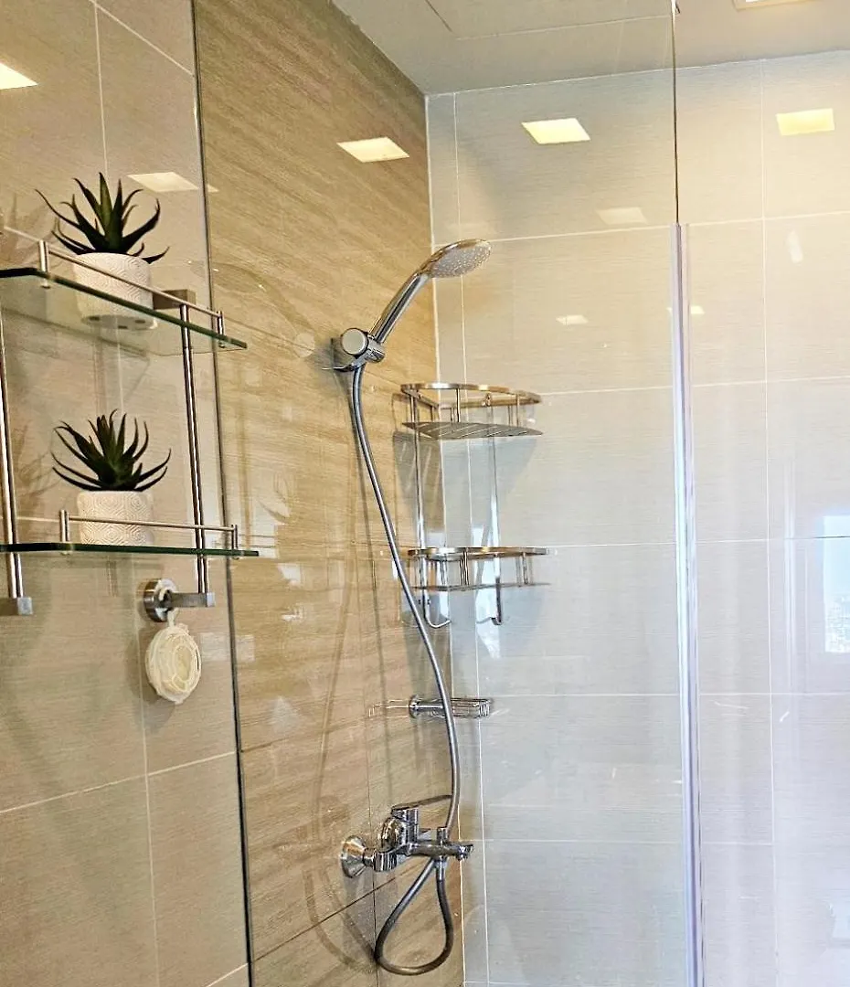 Stylish And Spacious Studio Unit In Makati With Fast Wi-Fi Apartment Manila